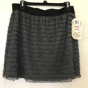 NWT grey ruffle skirt 1x